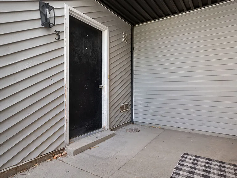 653 S Stubbs Ave — Photo 3