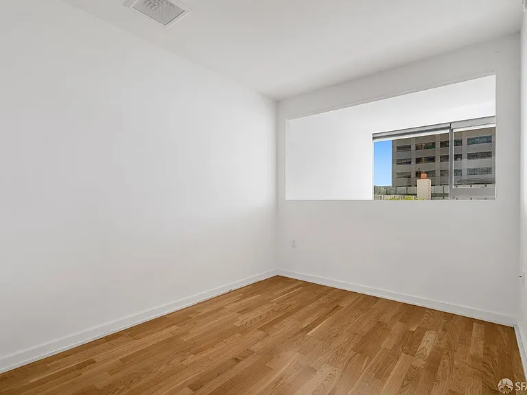 1 Hawthorne St #4F — Photo 8