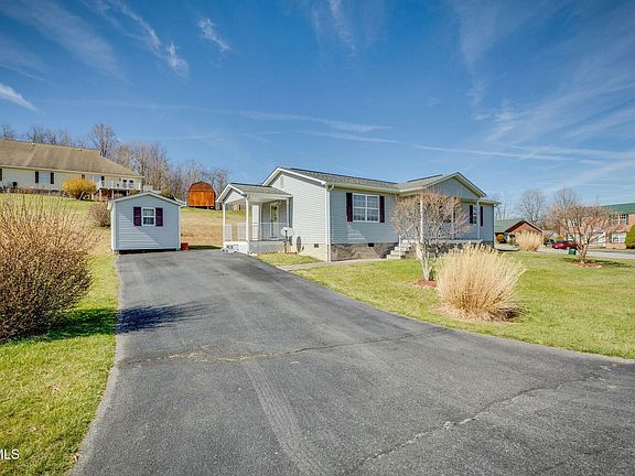 2nd image of 171 Saint Andrews Dr