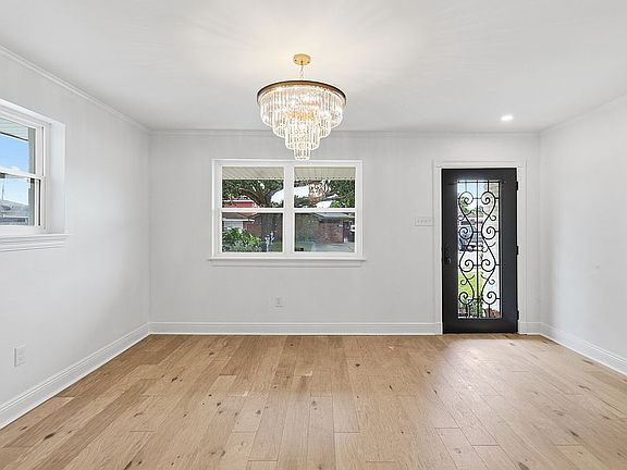 4th image of 3613 47th St