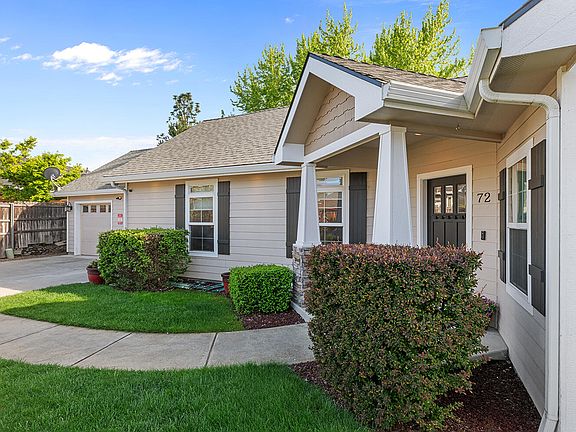 4th image of 72 Pineridge Ln