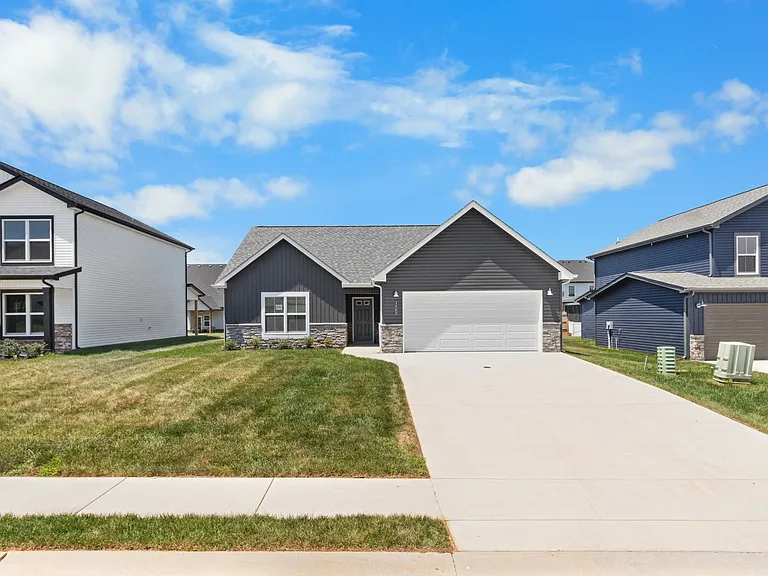 1402 Dan Brown Dr — Photo 3