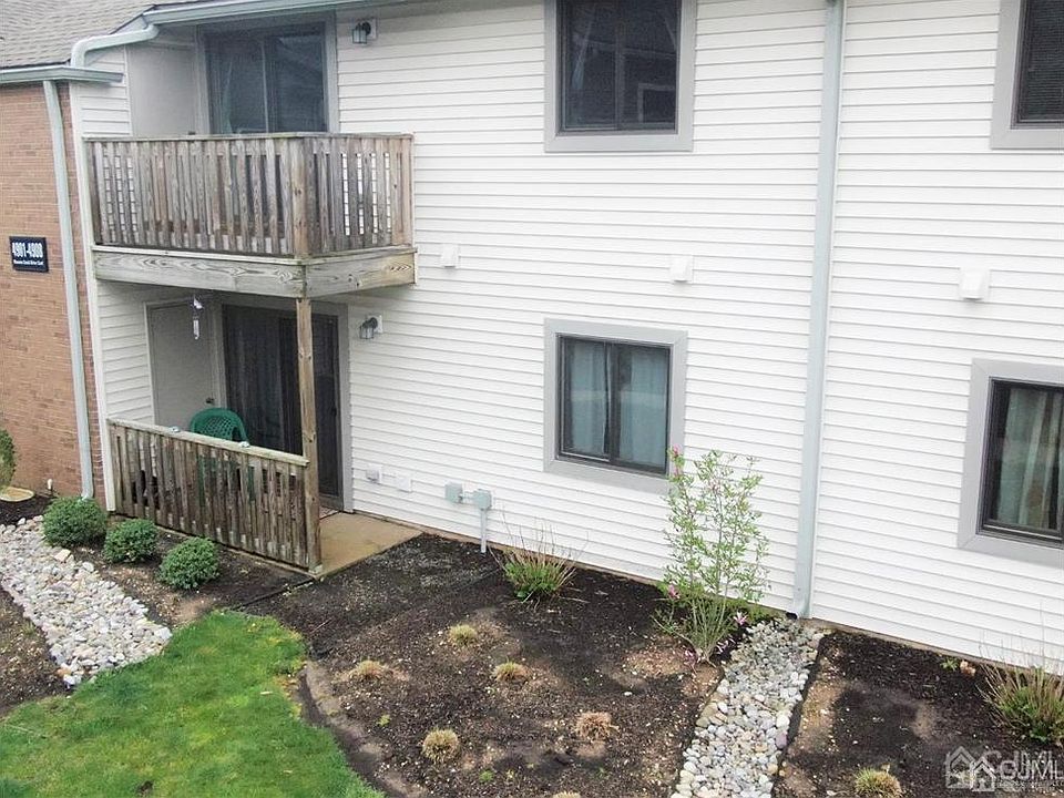 2nd image of 4905 Ravens Crest Dr