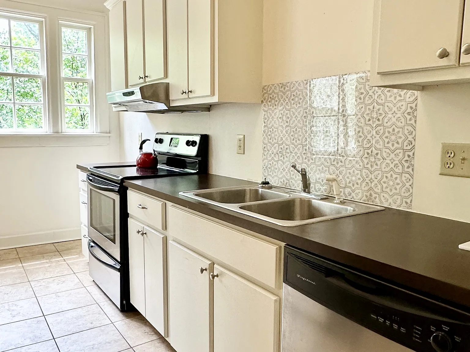 133 Felder Avenue - 2W — Photo 3