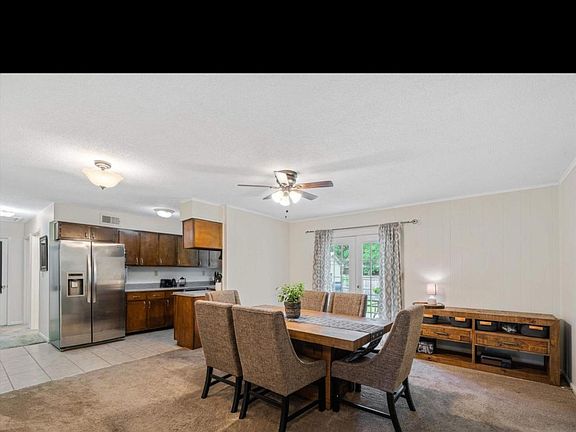 3rd image of 1077 Greenview Rd