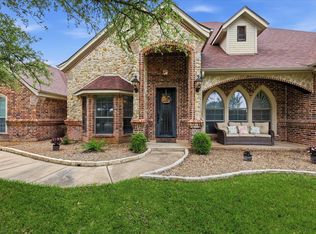 150 Blacktail Ln, Azle, TX 76020