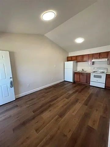 705 Central Ave — Photo 2