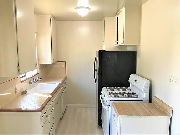3rd image of 103 S Roosevelt Ave APT 1