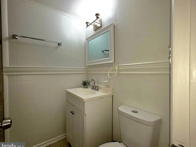 7316 Donnell Pl #B-2 — Photo 22