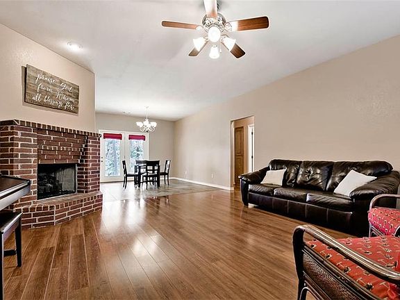 4th image of 33 Fleetwood Dr