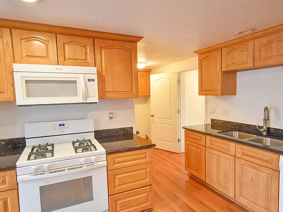 4th image of 16522 Creekside Dr