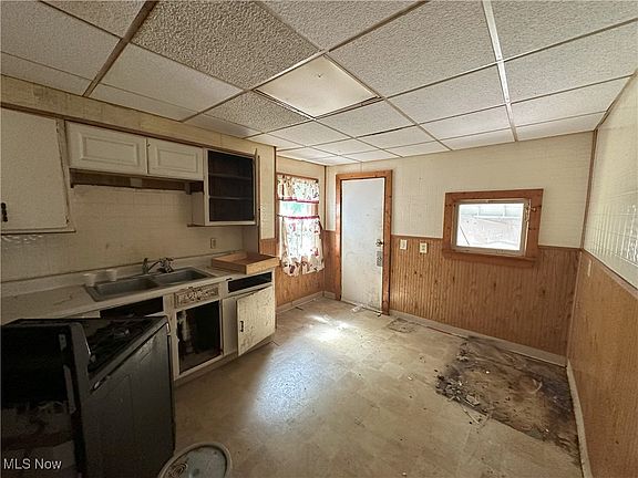 5th image of 874 E 143rd St