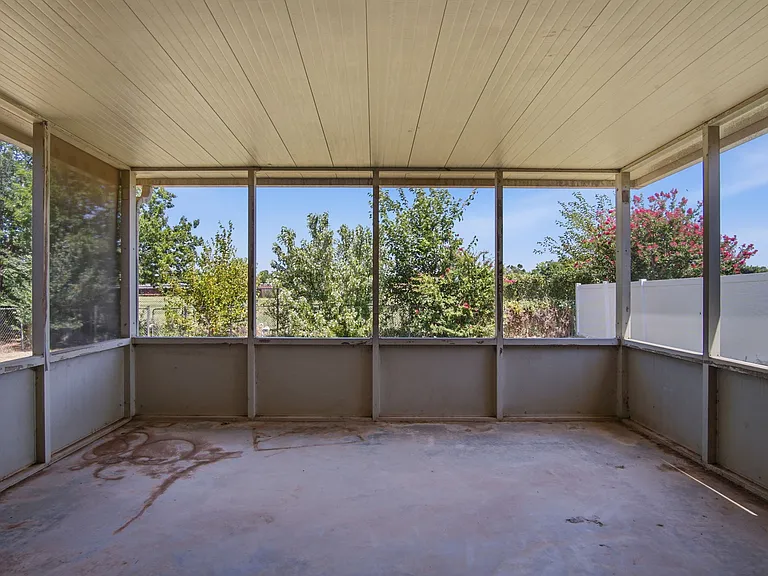5404 S Huddleston Dr — Photo 26