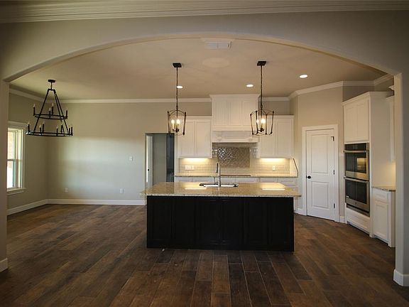 3rd image of 118 Chardonnay Way