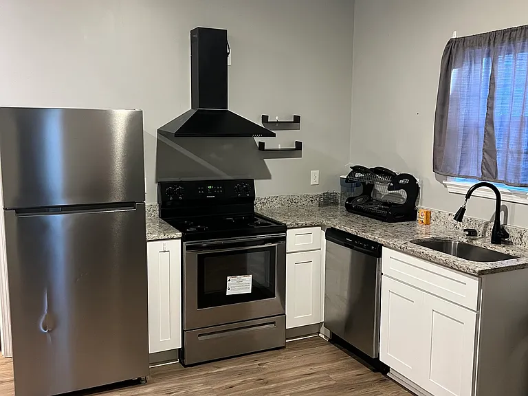 954 Joseph E Boone Blvd NW #C — Photo 7