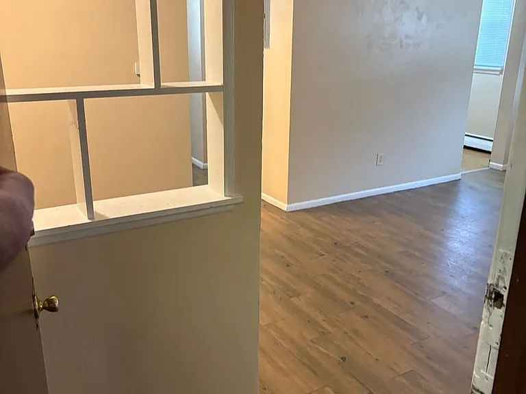 1015 York Ave — Photo 33