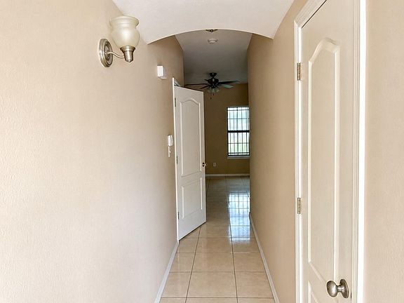 5th image of 1023 Yellow Hammer St