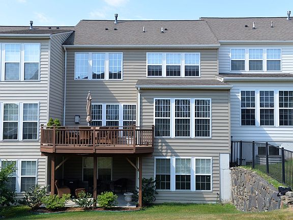 Rear Exterior, Deck & Patio