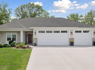 17505 47th Ave N, Plymouth, MN 55446