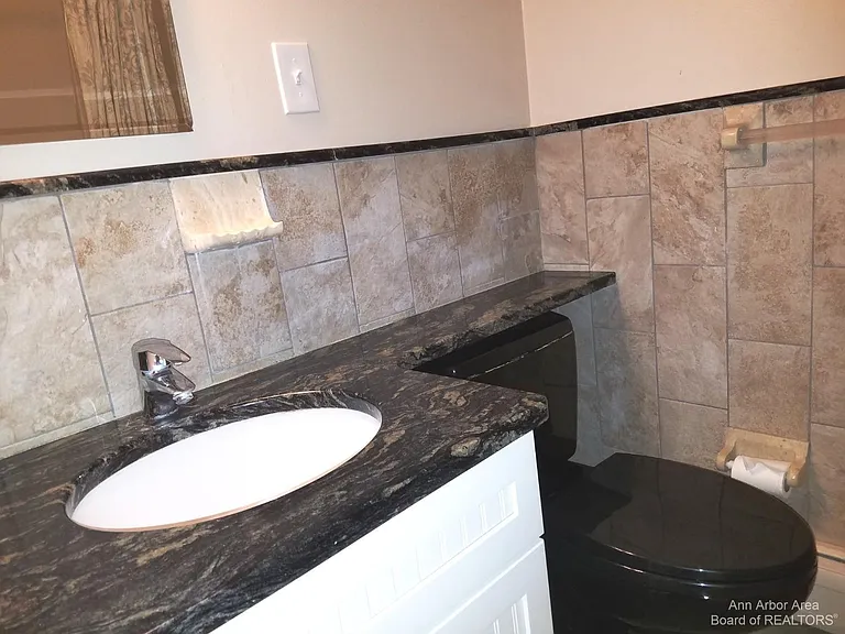 1217 Island Dr #204 — Photo 10