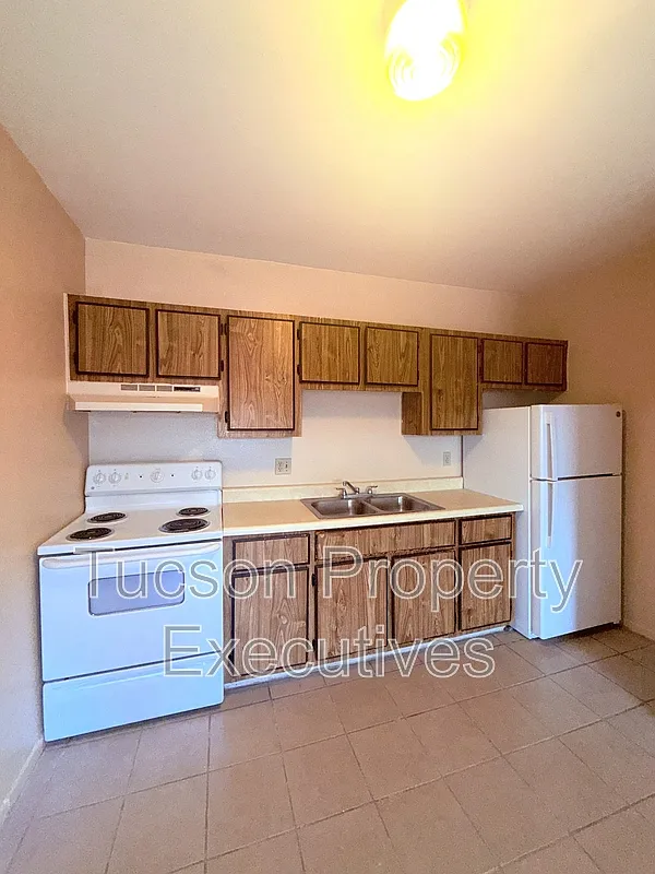 1 bed, 1.0 bath, 600 sqft, $700 — Photo 1