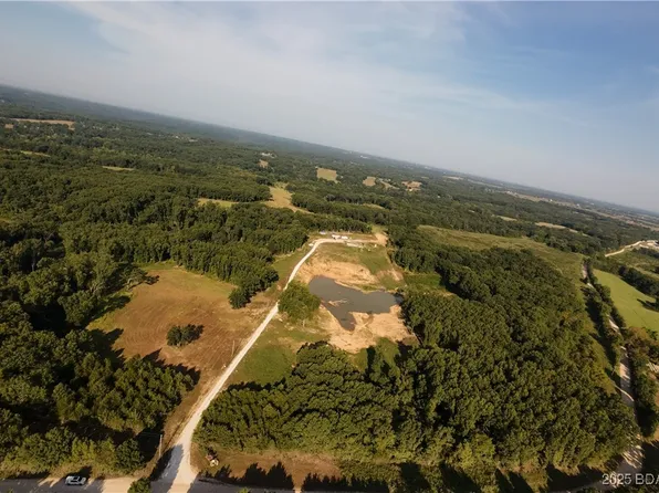 6 Greystone Rd, Eldon, MO 65026