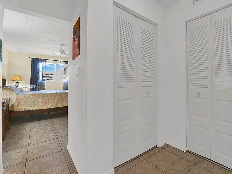 410 SE 2nd St #220 — Photo 19