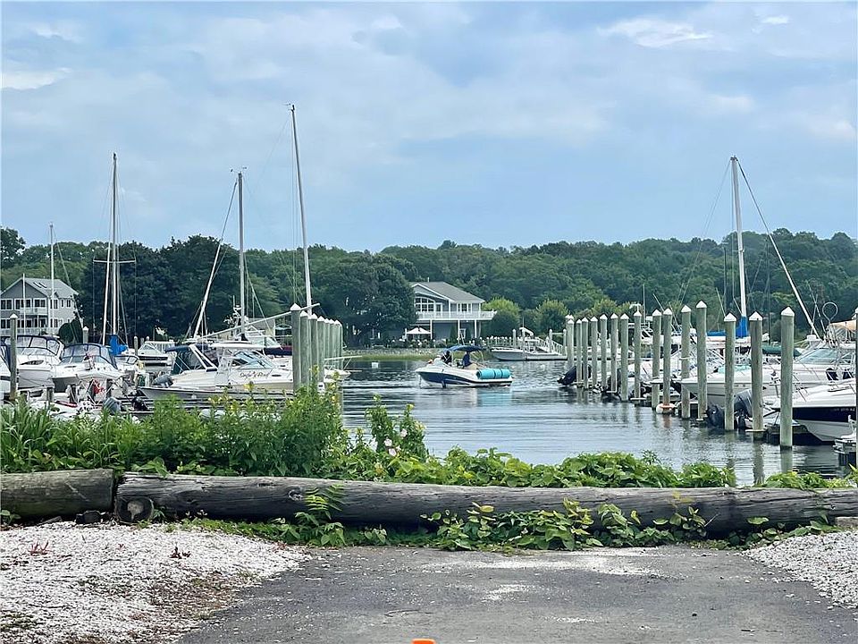 33 Mohawk Ave, Warwick, RI 02889 Zillow