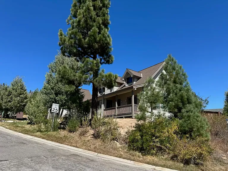 720 Mule Deer Cir — Photo 3