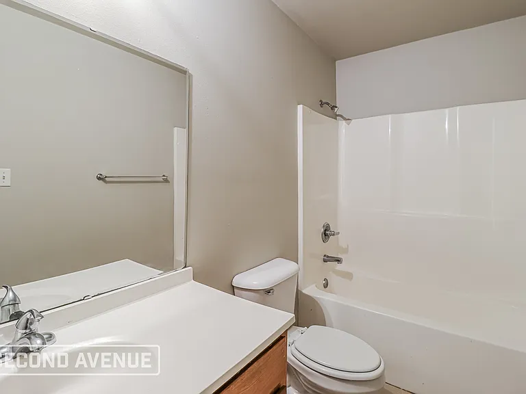 203 Glen Oaks Dr — Photo 10
