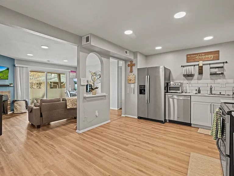 12112 Melody Dr #302 — Photo 11