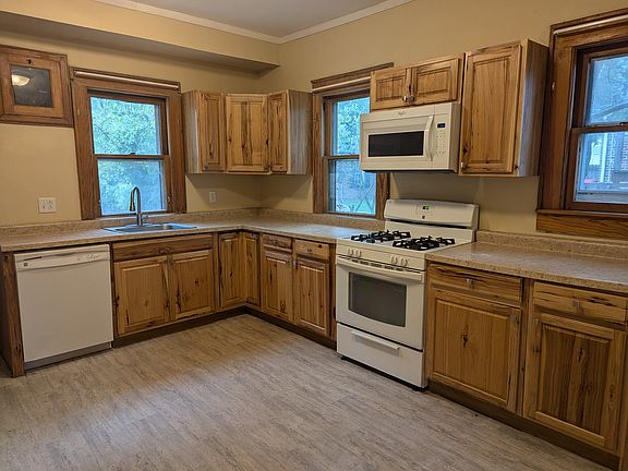 4th image of 213 Highland Blvd