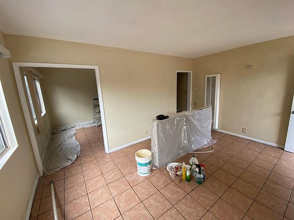 4th image of 3918 W 113th St APT 5