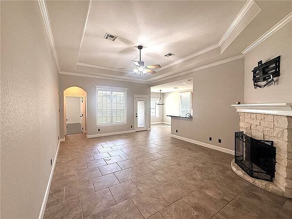 3rd image of 228 Passendale Ln