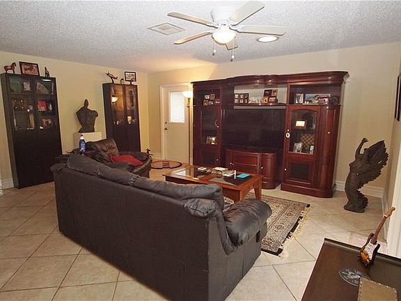 5th image of 1809 Foxhunt Dr Unit A