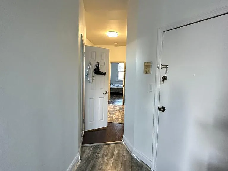1465 64th St #2R — Photo 3