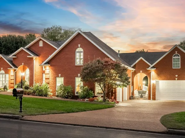 2869 Carriage Way, Clarksville, TN 37043