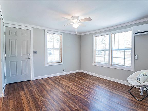 5th image of 1406 Ozark St