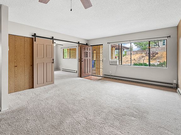 4th image of 207 E Aubrey St