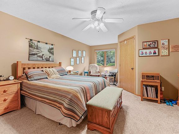 4th image of 3685 Eastview Dr