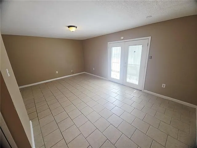 6910 Bunker Hill Rd — Photo 4