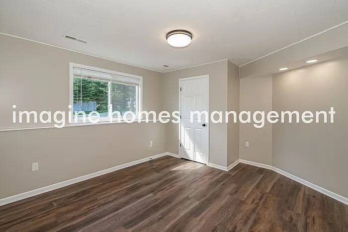 1323 Easter Ln — Photo 7
