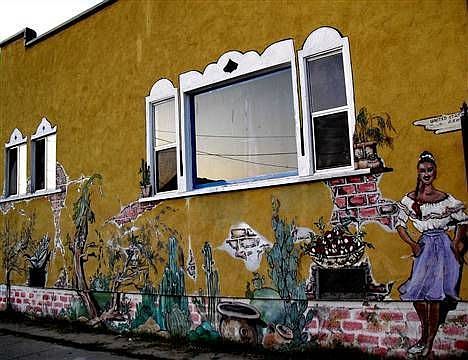 5th image of 10553 Ayres Ave