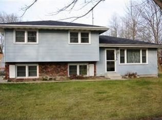 6298 Wisconsin St, Hobart, IN 46342