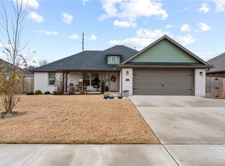 983 Hampton St, Springdale, AR 72762