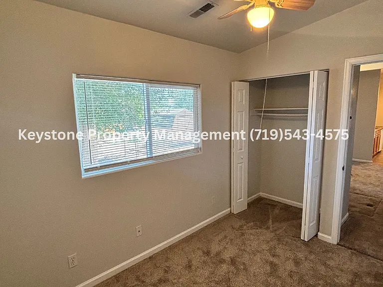 718 W 11th St — Photo 8