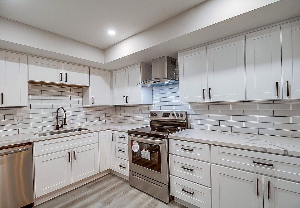 2nd image of 3254 Villa Colina