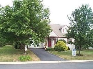 330 Village Spring Ln, Reinholds, PA 17569