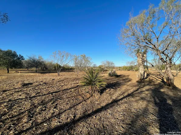 297 County Road 1647 LOT 62, Moore, TX 78057