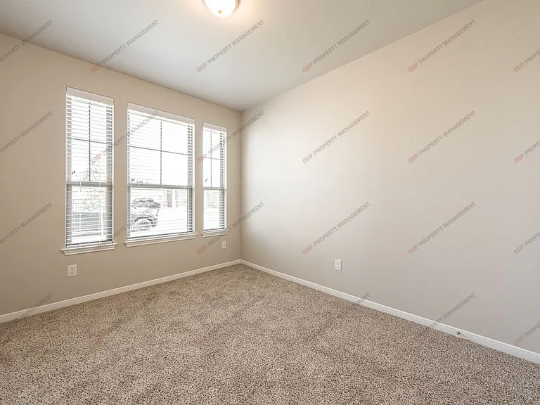 624 Ripplewood Dr — Photo 5